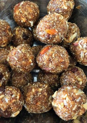 A picture of Gond ke ladoo recipe.