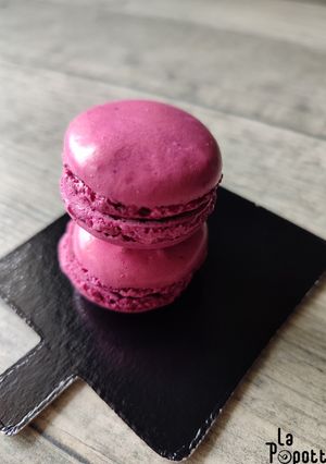Une photo de Macarons cassis
