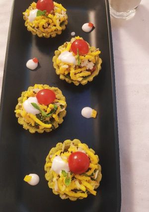 A picture of Khandvi tarts.