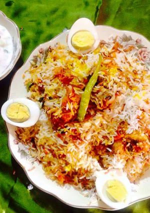 A picture of Hyderabadi Kacchi Murgh Dum Biryani.