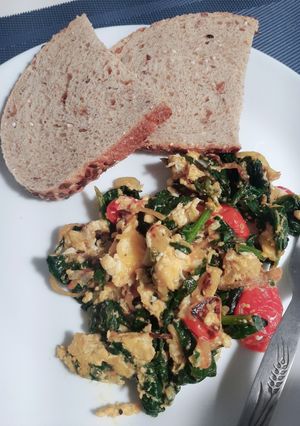 A picture of Persian-style Spinach Omelet (Nargesi).