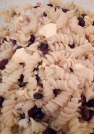 Una foto de Ensalada tibia de fideos y legumbres