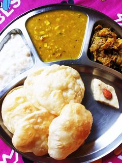 ময়দার লুচি (Maidar luchi recipe in Bangla) রেসিপির প্রধান ছবি