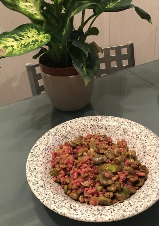 Una foto de Habitas con jamón
