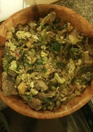 Una foto de Ensalada caliente Poly
