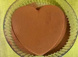 Una foto de Tiramisú semi helado