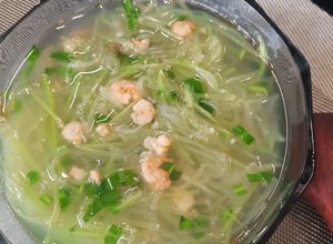 Hình của món Canh bầu tôm nõn.