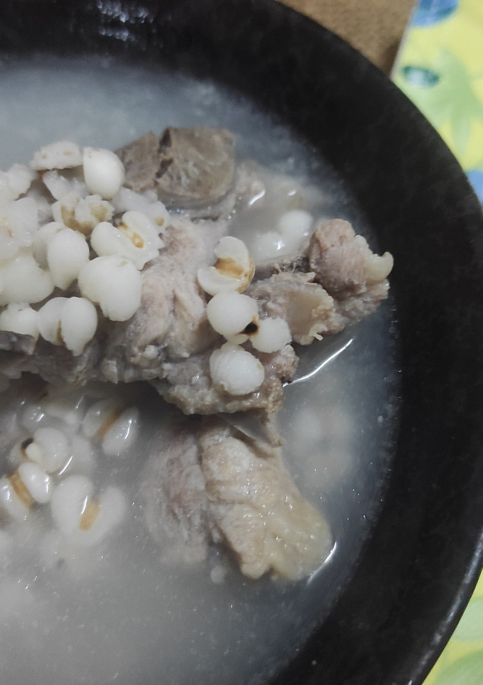 僞四神湯-薏仁燉排骨湯 的食譜成品照片