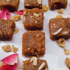 A picture of Walnut kernel barfi.
