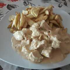 Una foto de Strogonoff de pollo