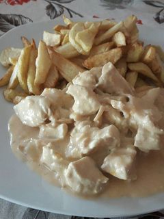 Una foto de Strogonoff de pollo