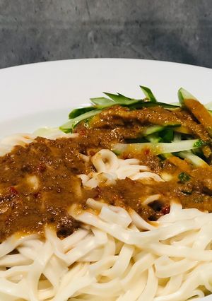 一根黃瓜熱拌蒜蓉辣味麻醬麵 的食譜成品照片