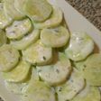 Ensalada de pepinos con vinagreta de yogur griego