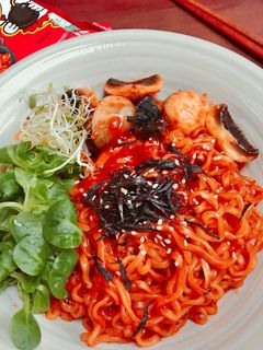 Hình của món Mì Xào Siêu Cay Hàn Quốc.