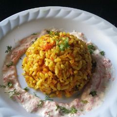 Carrot sushila(carrot kurmure pohe) with carrot koshimbir A picture of Carrot sushila(carrot kurmure pohe) with carrot koshimbir.