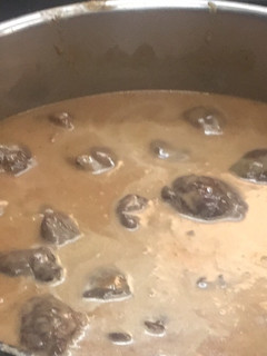 Una foto de Carrilleras de cerdo ibérico con salsa de vino tinto