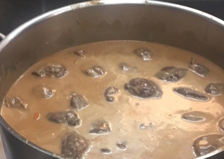 Carrilleras de cerdo ibérico con salsa de vino tinto