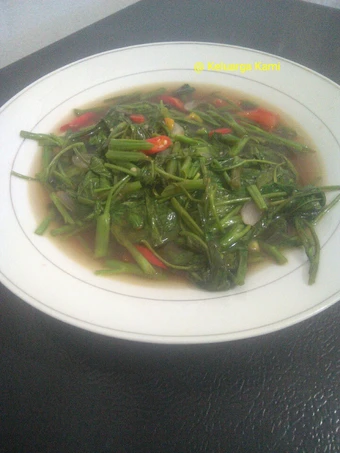 Cara Mudah Membikin Resep Tumis Kangkung saus tiram yang Lezat Anti Ribet, Sempurna