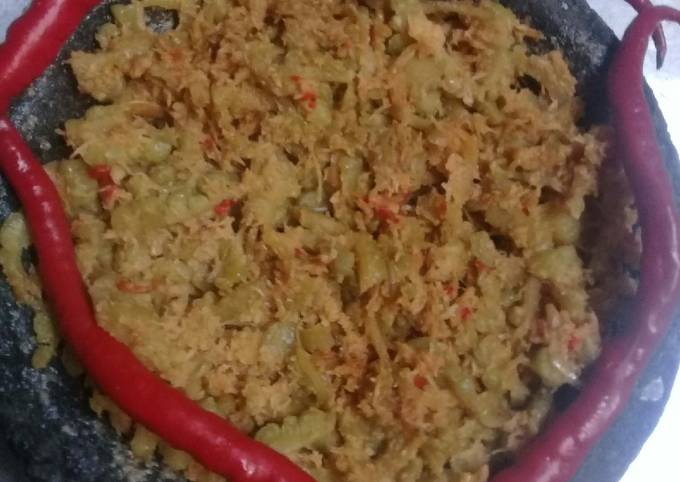 Ini dia! Resep enak bikin Pare bumbu urap yang lezat