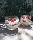 Torta merengue frambuesa en copa