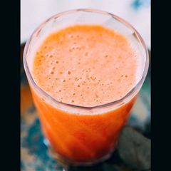 A picture of Papaya juice.
