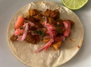 Una foto de carne adobada