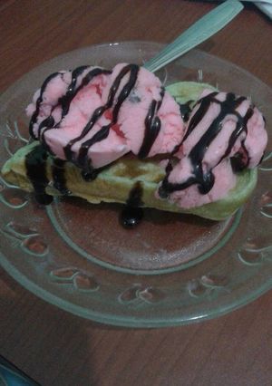 Foto resep Fluffy waffle feat es krim strawberry
