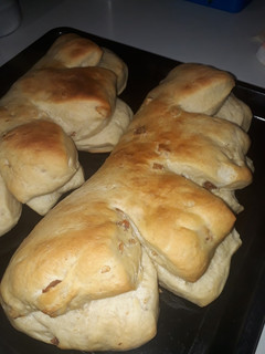 Una foto de Pan casero con chicharrón