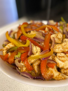 Una foto de Relleno de fajitas de pollo en freidora de aire