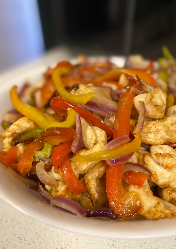 Una foto de Relleno de fajitas de pollo en freidora de aire