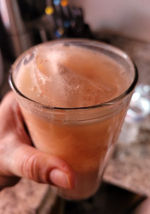 Una foto de Refresco de piña y arroz una receta nicaragüense