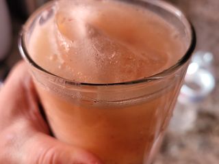Refresco de piña y arroz una receta nicaragüense