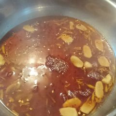 A picture of Spicy orange and ginger chicken sauce.