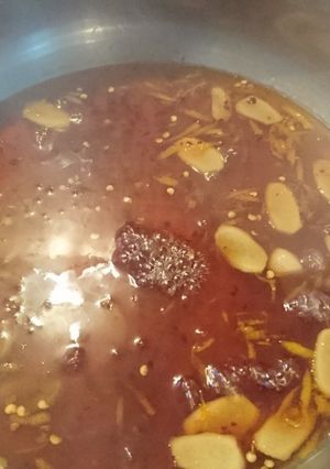 A picture of Spicy orange and ginger chicken sauce.