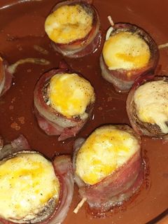 Una foto de Champiñones con bacon