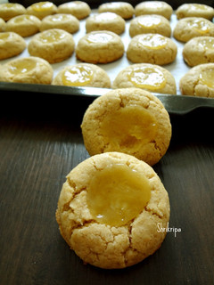 A picture of Lemon thumb print cookies:.