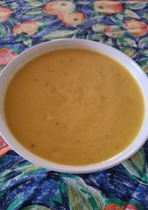 Una foto de Crema de calabacita naranja
