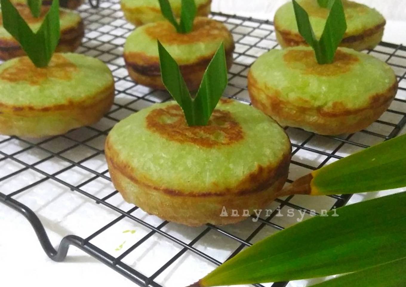 Pinukuik pandan (kue khas Sumatera Barat)