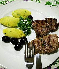 bò bít tết khoai tay