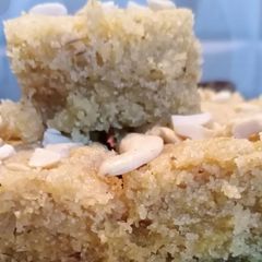A picture of Instant Coconut Burfi.