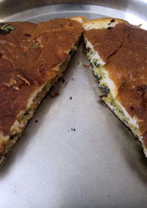 चीझ गार्लिक ब्रेड (cheese garlic bread recipe in marathi) रेसिपी चे मुख्य फोटो