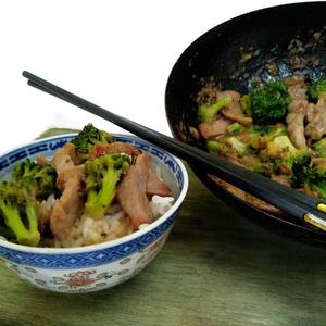 Ternera y brócoli con salsa de ostras, un plato tradicional chino