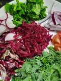 Ensalada "R" radicheta, radiccio, rabanito, remolacha, etc