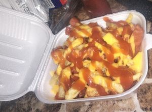 Una foto de Salchipapas caseras pulpos