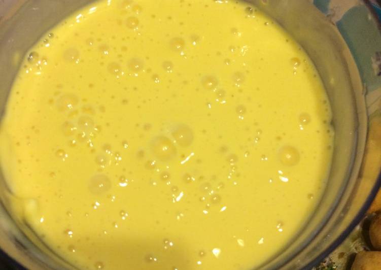 Mango lassi