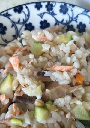 A picture of [easy & healthy] Salmon takikomi gohan.