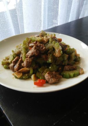 Foto resep Oseng pare daging(debm)