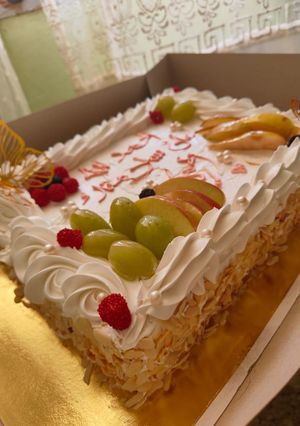 صورة لوصفة كيكة الفواكه منعشة وباردة