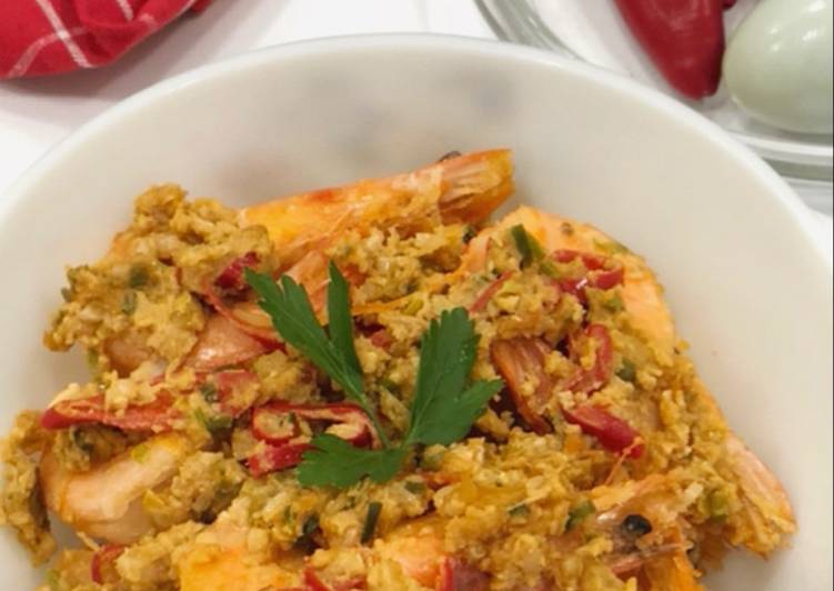 Recipe of Homemade Salted Egg Yolk Prawns