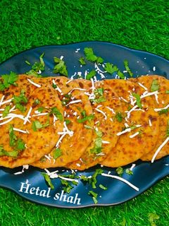 स्प्राउट्स पनीर पराठा(sprouts paneer paratha recipe in hindi) रेसिपी मुख्य फोटो